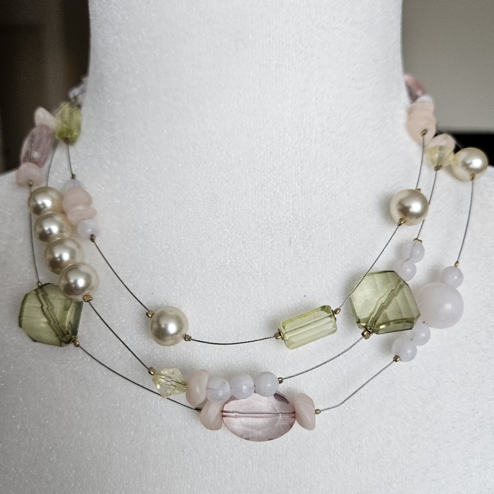 Short 3 strand necklace - light green pink crystals & faux perls on wire